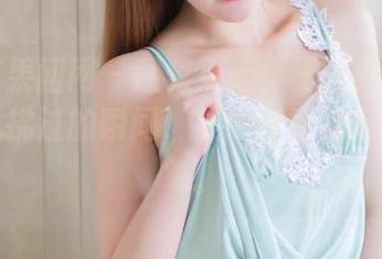 GIRLT果团网 - 图集更新！王语纯穿校服，春风拂过的瞬间，果然青春就是这么简单。