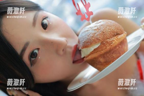 奇妙组合：Habin夏彬(하빈)与牛仔裤的创意图库大放送