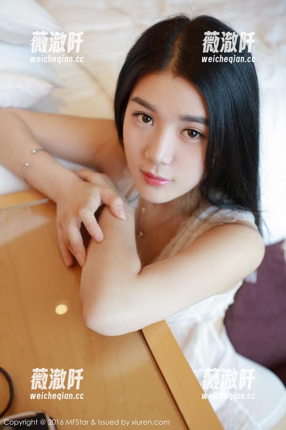 MFStar模范学院 - 开启Manuela玛鲁娜的办公室图集，分享那些我敢保证你绝对没想到的姿势！