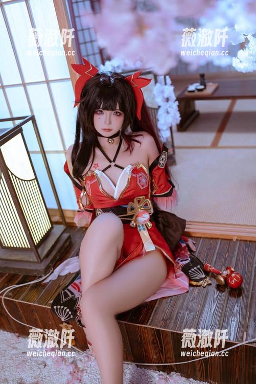 下载Quan冉有点饿的恶堕小恶魔图集，一起体验这种奇怪的渴望？
