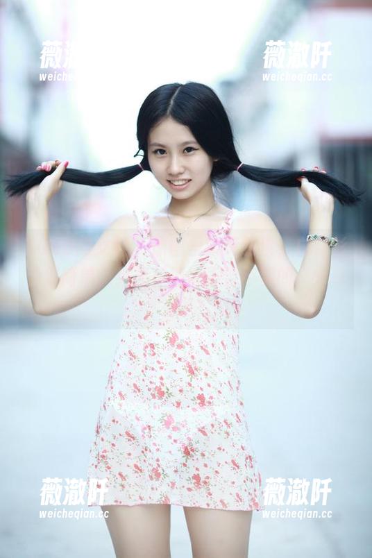 TGOD推女神 - 原图里的莫雅淇，白衬衫看似简单，结果却撩得不要不要的，分享来了！