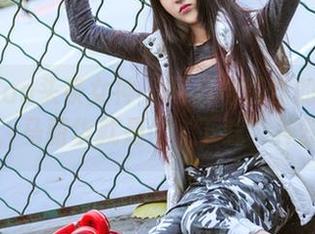 TouTiao头条女神 - 写真与黑丝的完美结合，马丽华就是个‘下载’神器！
