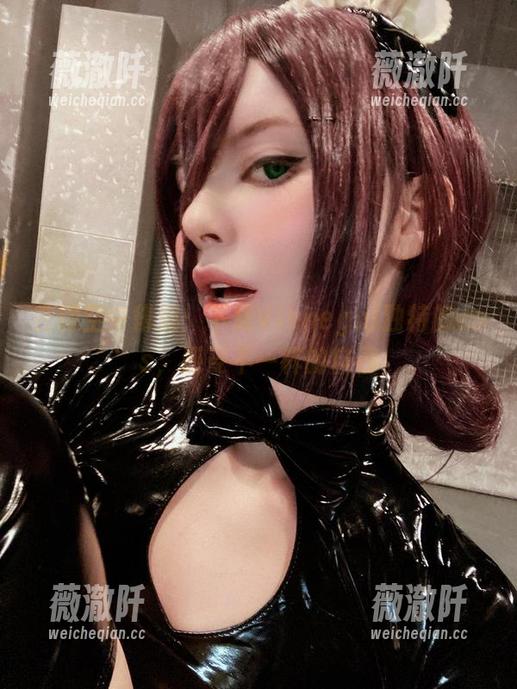 在镂空中徘徊：下载Vinnegal独特的cos，感受不一样的自己