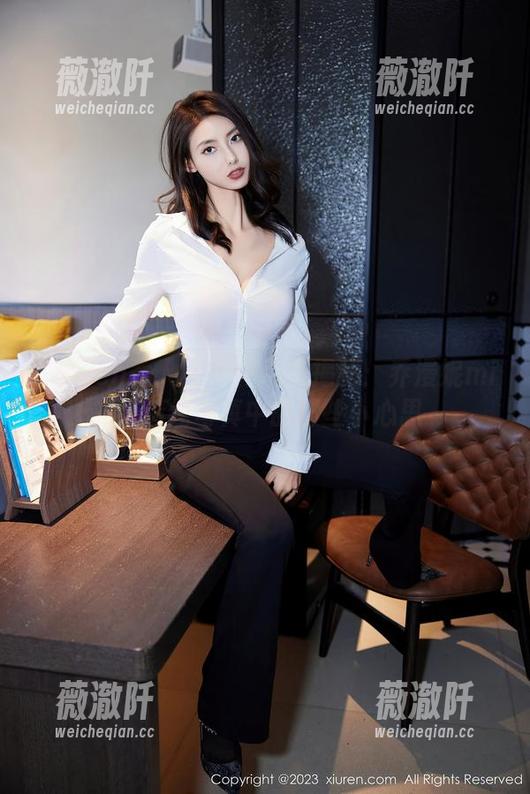Xiuren秀人网-乔漫妮mina Xiuren秀人网 - 作品集揭秘:乔漫妮mina清纯写真中的那些小心思