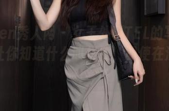 Xiuren秀人网 - 女王外科TEL的写真分享：让你知道什么叫优雅，即使在沙发上！