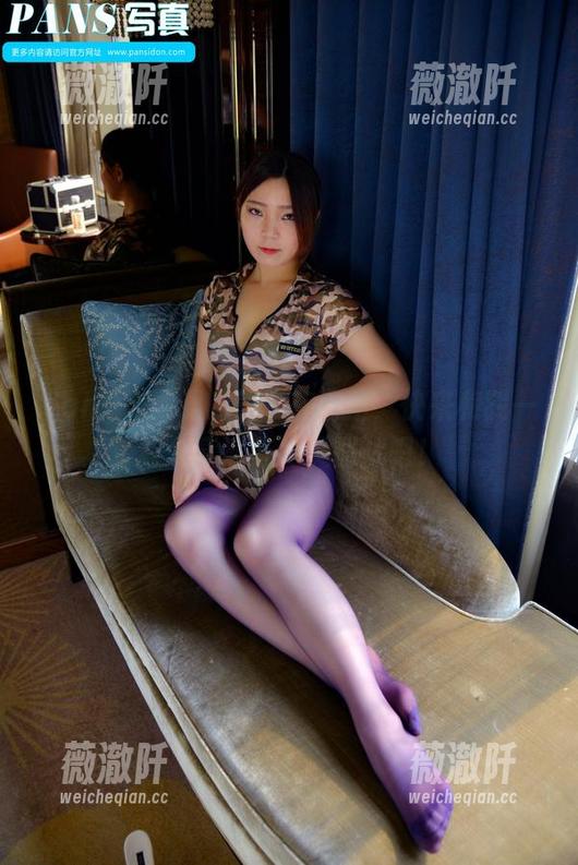 pans - 默默的美脚在这里，快来和我一起分享这些绝美图片吧！