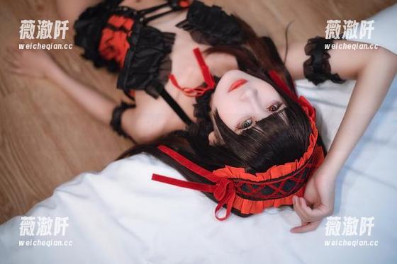 三度_69的瓶儿，套图中的那份暧昧：不妨带着点好奇心来看看