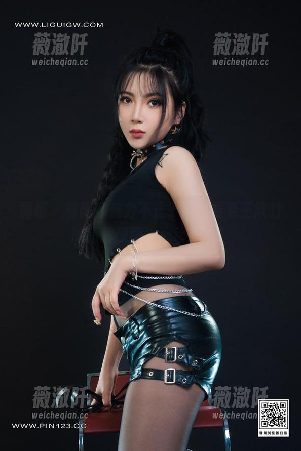 丽柜 - 制服的魅力不止于此，看看王欣竹的图片原图，心动不已！