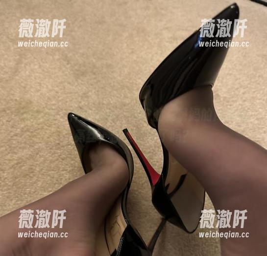 微密圈 - 神仙私拍，保守的二舅妈的库里油亮丝，你准备好了吗？