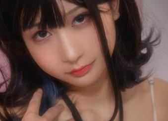 看！可可老师与旗袍双人的高雄写真，美图心动无止境