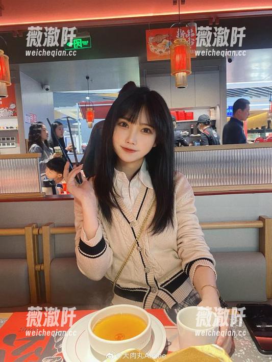 大肉丸Amiee睡衣：这个作品气氛不简单，资源也一样