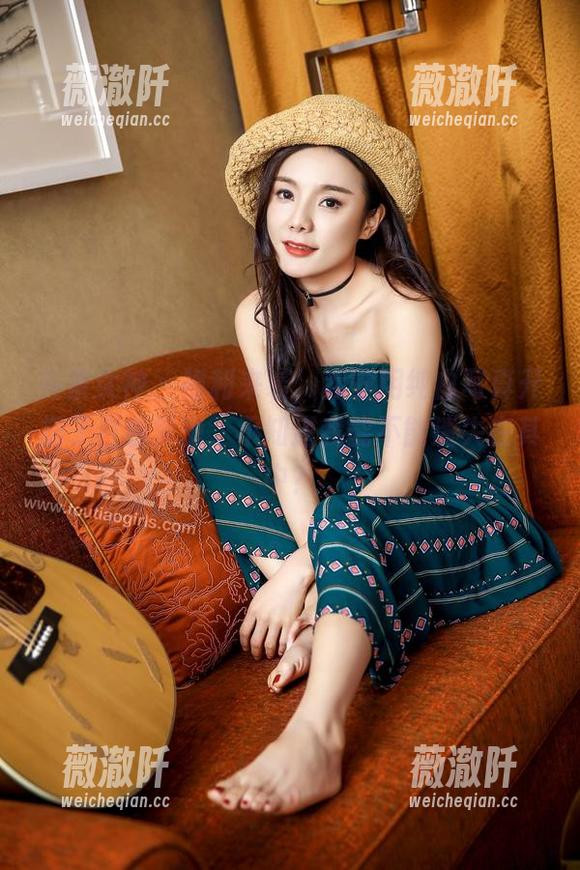 头条女神 - 福利来袭，乔安用纯白写真开启了白色梦想，不知道我能不能迷失在其中？