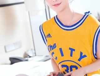 头条女神 - 李温柔办公室的免费图集，简直让人想上班了！
