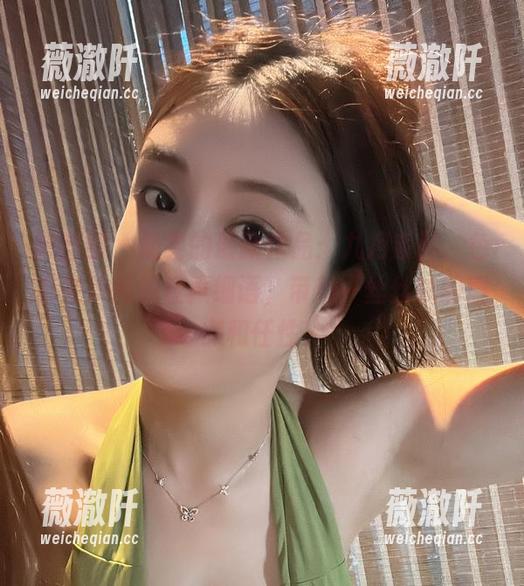 微密圈 - 奶雯的最新作品：九月系列，色彩交织间的轻声细语，带着一丝丝秋的慵懒和任性。