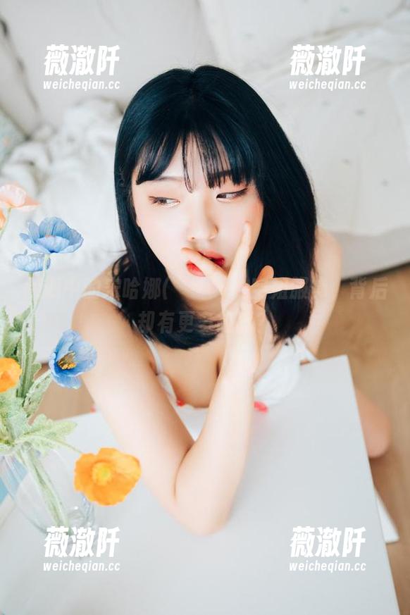 图册中的宋哈娜(송하나)：空姐服饰，背后却有更多故事？