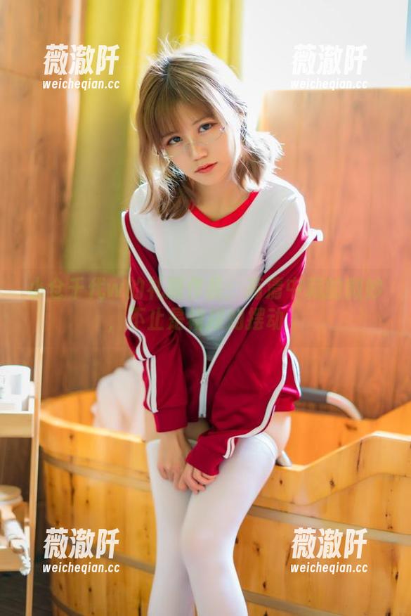 小仓千代w的礼服作品：高清中藏的微妙，不止是裙摆的摆动。