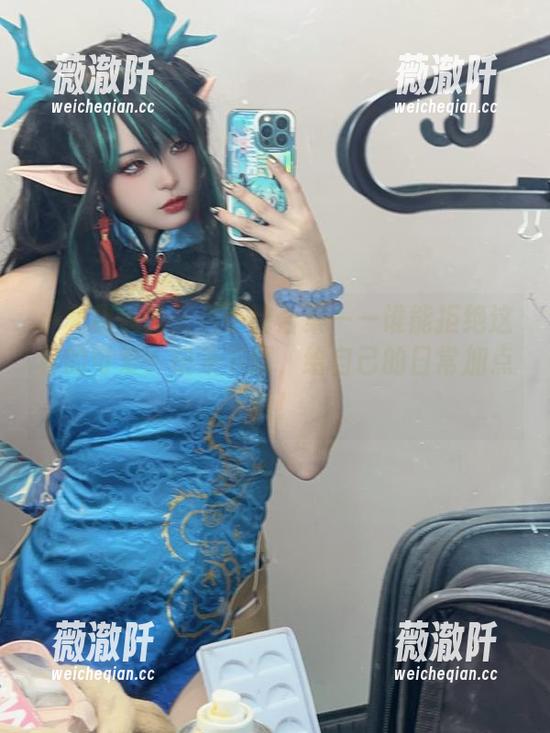 小和甜酒的蓝色小狗合集——谁能拒绝这样的可爱？快来下载，给自己的日常加点糖！