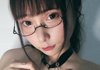 小泉学姐吖的私底下：风纪委员的美图故事