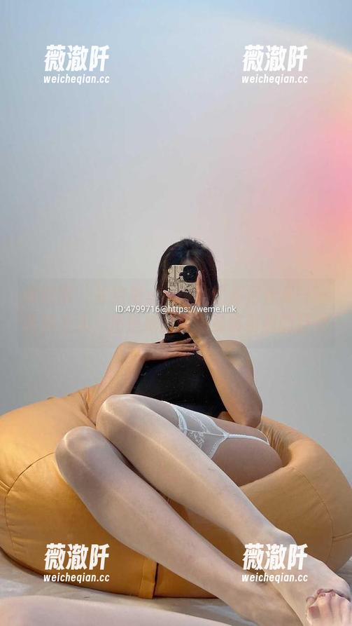 微密圈 - 徐绾绾yyyy的比基尼合集——世界太大，还是她的姿态最吸引我的目光
