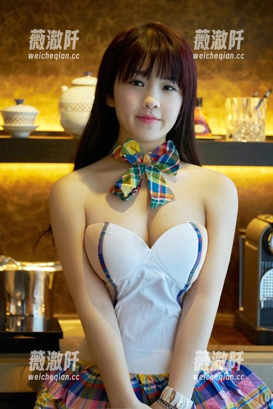 推女郎 - 看最新赵纹清自拍，分分钟让人怀疑自己是不是在看画报。
