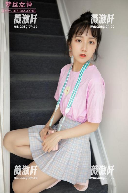 梦丝女神 - 苏柔的最新假日餐厅女神图集：她在菜单上，还是更“上镜”？