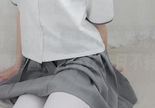 森萝财团 - Sia让黑色也能发光：她的最新写真套图，简直让人目不转睛。