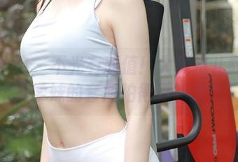 模范学院 - 不光有颜值！大美妞儿教你如何把学妹的套图拍得更有感觉！