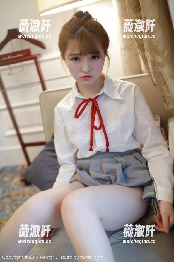 模范学院-露露Andrea 模范学院 - 图片更新!露露Andrea在礼服里,仿佛时光机启动,快来围观她的复古时尚!