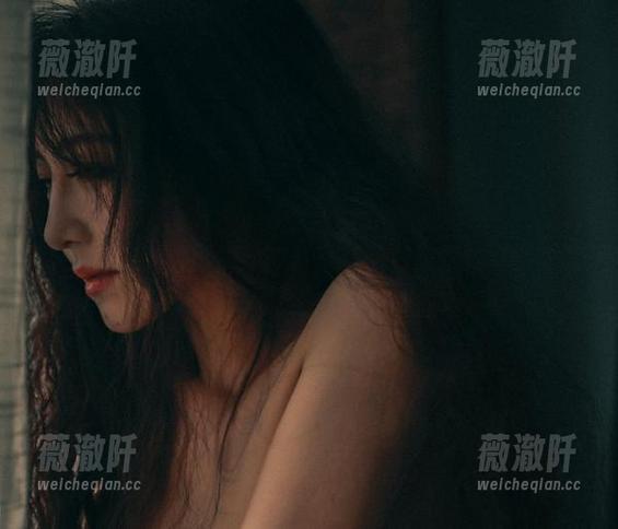 樱晚gigi的摄影魔法：私房与黑白交织的奇妙之旅