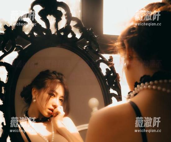 樱晚gigi的图包精选：书香乍泄，谁说读书和拍照不能一起嗨？