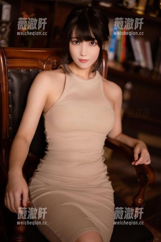 看汪知子穿上姐姐牛仔裤的cos，精选画面简直是高级感爆棚
