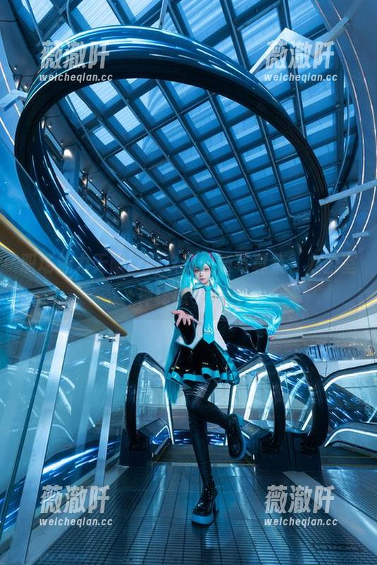 职场魅力无限：狐玖玖最新写真集，办公室+神秘感=完美！
