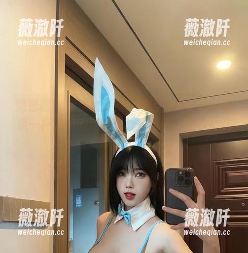 微密圈 - 套图大更新！琳铛铛的紫色韵味像一杯微醺的红酒，让人忍不住想多看几眼。