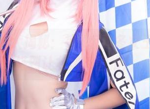 最新照片大揭秘：神楽坂真冬女王怎么穿搭到让北风都害怕！