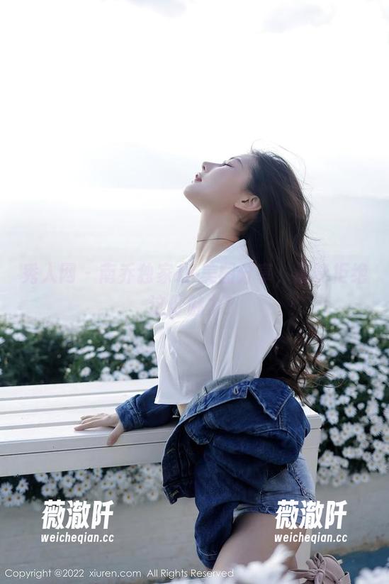秀人网 - 南乔独家JK美图分享，谁能拒绝这份魅力？