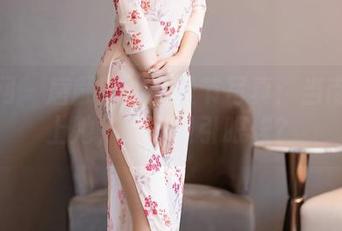 秀人网 - 唐翩翩的万圣节写真：当南瓜遇上她，谁更吸引眼球？