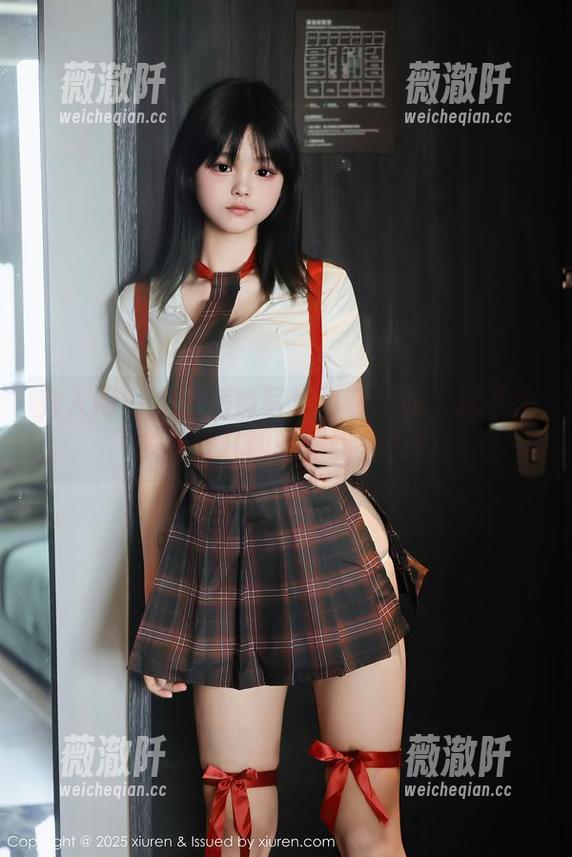 秀人网 - 安然短裤写真再现：让人忍不住多看好几眼的清新魅力！