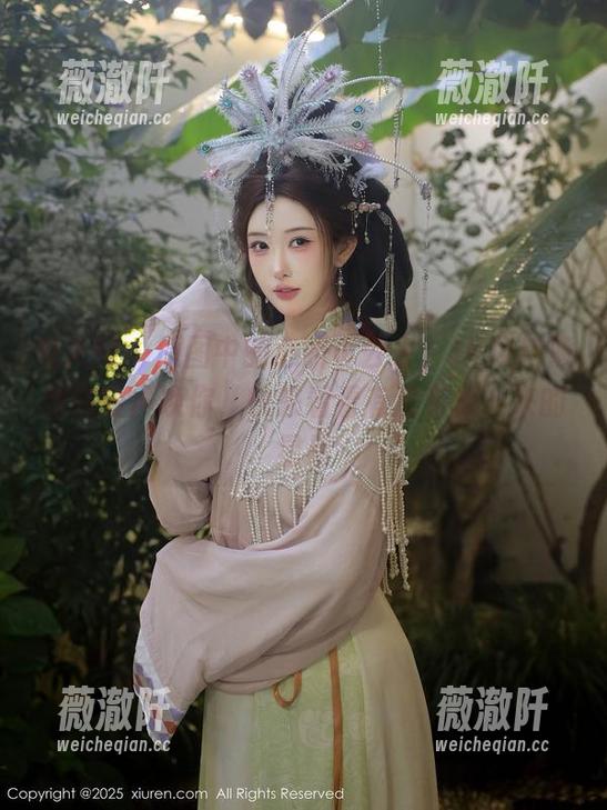 秀人网 - 原图中的心妍小公主，JK风格像是在轻声唤你，快来看看有没有掉下来的星星