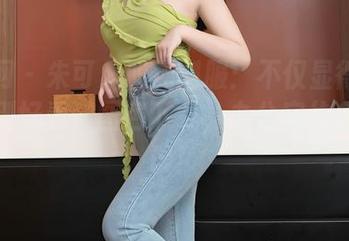 秀人网 - 朱可人职场制服：不仅显得专业还特别好看，图包下载，办公室约会两不误！