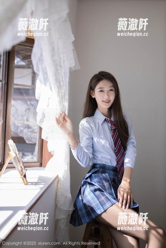 秀人网 - 白浅浅灰丝乐趣多，图片下载让你的生活不再灰暗！