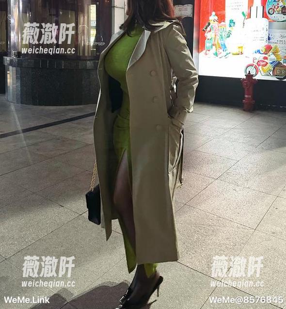 微密圈 - 谁需要其他颜色？紫色哒豚豚最新图册的吊带黑丝真是眼前一亮！