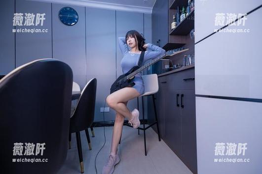 这组自闭颜球球的瑜伽原图作品，怎么这么让人心痒？