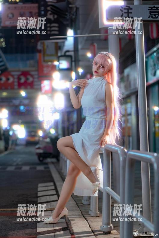 套图预警！芊芊酱w婚纱下的奇妙冒险，看看我如何在小裙子里翻滚！