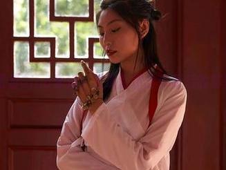 蜜桃社 - 跟着Gina学姐，发现套图分享背后的那些小故事！