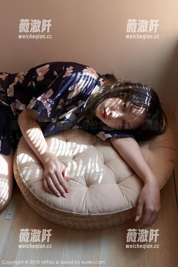 蜜桃社 - 不过是冰露的定制作品，却能让人瞬间沉迷于JK的幻想。