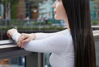 蜜桃社 - 从浴室里的琉璃lily到你的屏幕：美图带来的无尽遐想