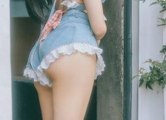 蠢沫沫在海边的轻松时光，原图找到了，快来下载感受一下！