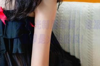 西瓜少女的无圣光制服写真，清凉一夏，心里却是火热的瓜！