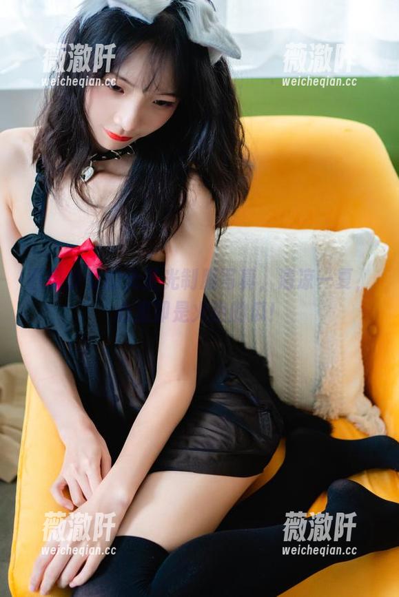 西瓜少女的无圣光制服写真，清凉一夏，心里却是火热的瓜！
