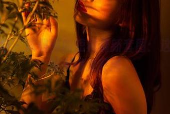 轰趴猫 - 陈雅漫的短裙最新套图：这波美丽来得太突然